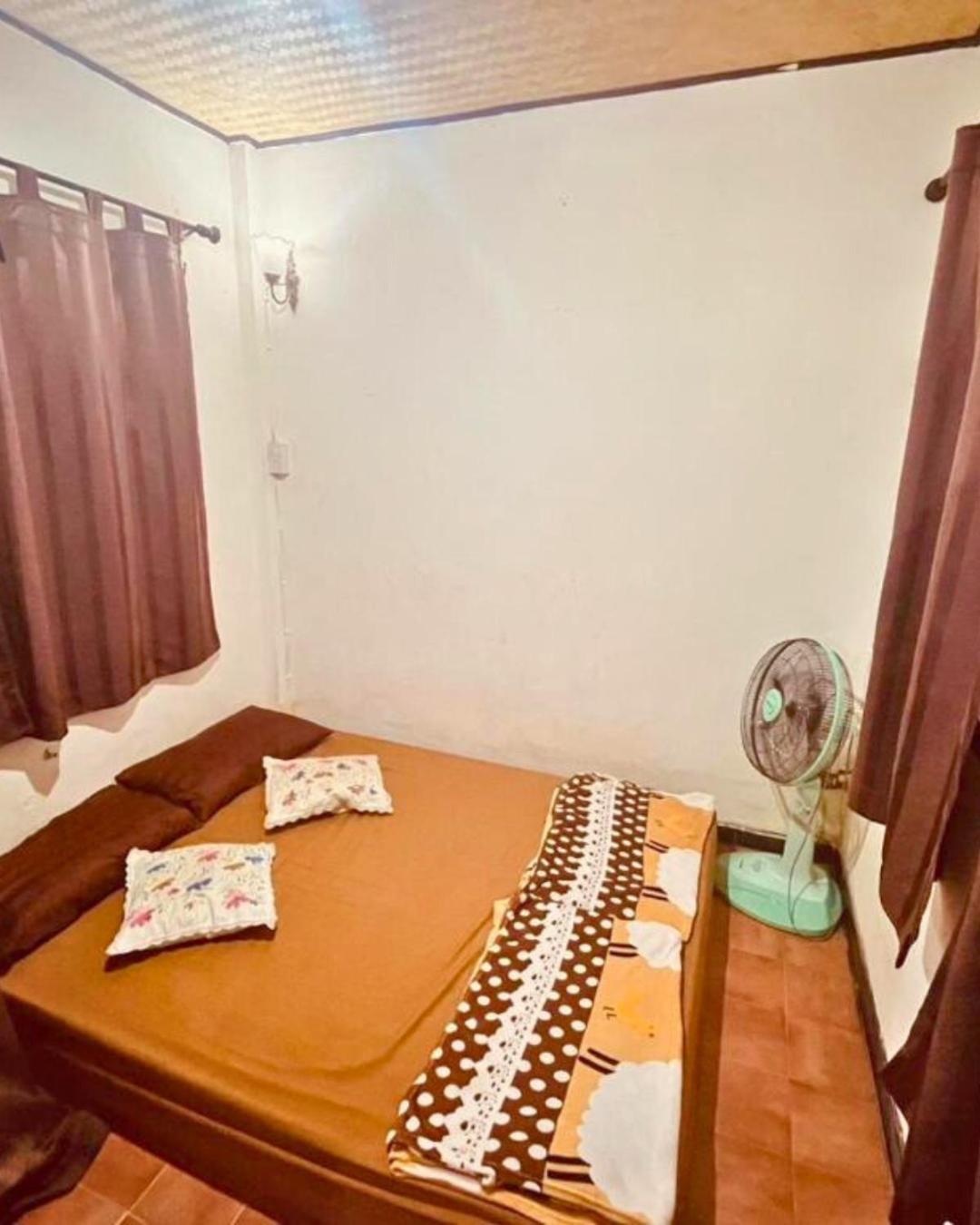 Hug Glur House Tour And Hostel (Adults Only) Chiang Mai Extérieur photo