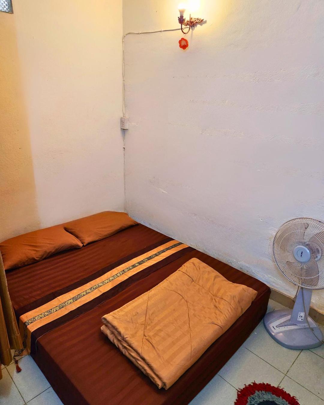 Hug Glur House Tour And Hostel (Adults Only) Chiang Mai Extérieur photo