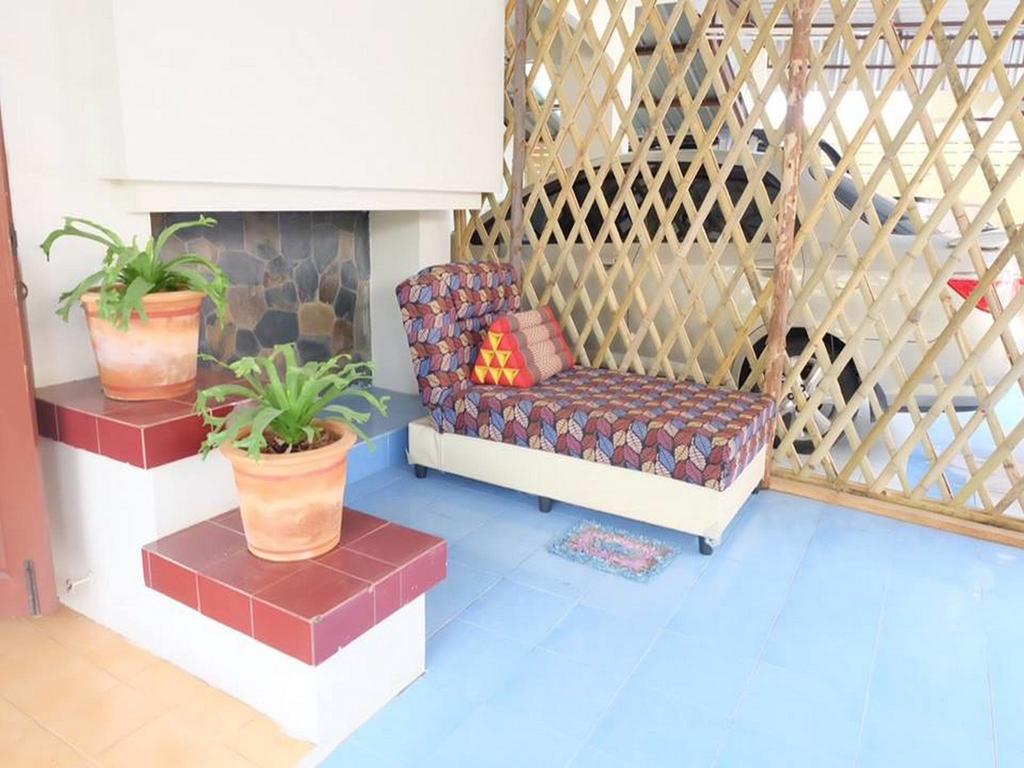 Hug Glur House Tour And Hostel (Adults Only) Chiang Mai Extérieur photo