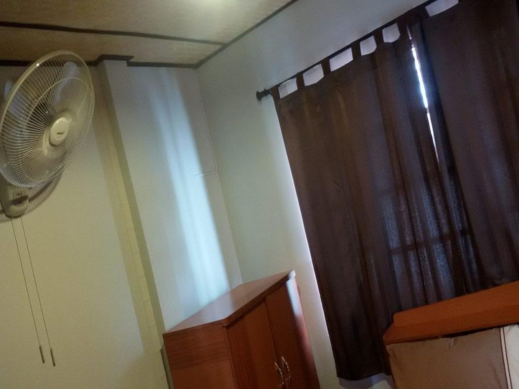 Hug Glur House Tour And Hostel (Adults Only) Chiang Mai Extérieur photo